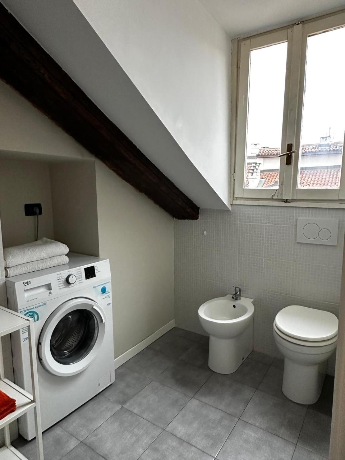 Piccola Mansardina Nel Cuore Di Apartament