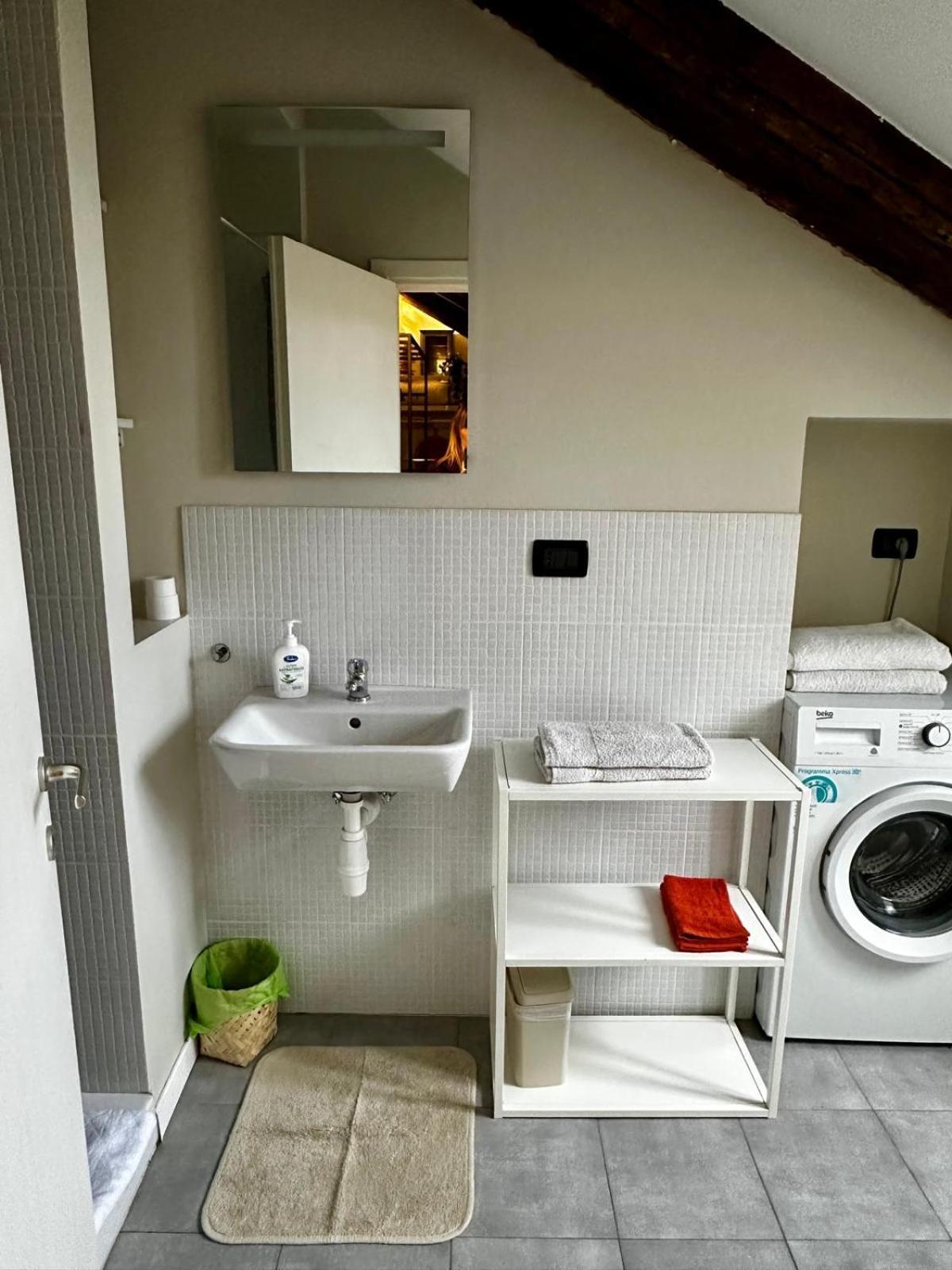 Piccola Mansardina Nel Cuore Di Apartamento Turín